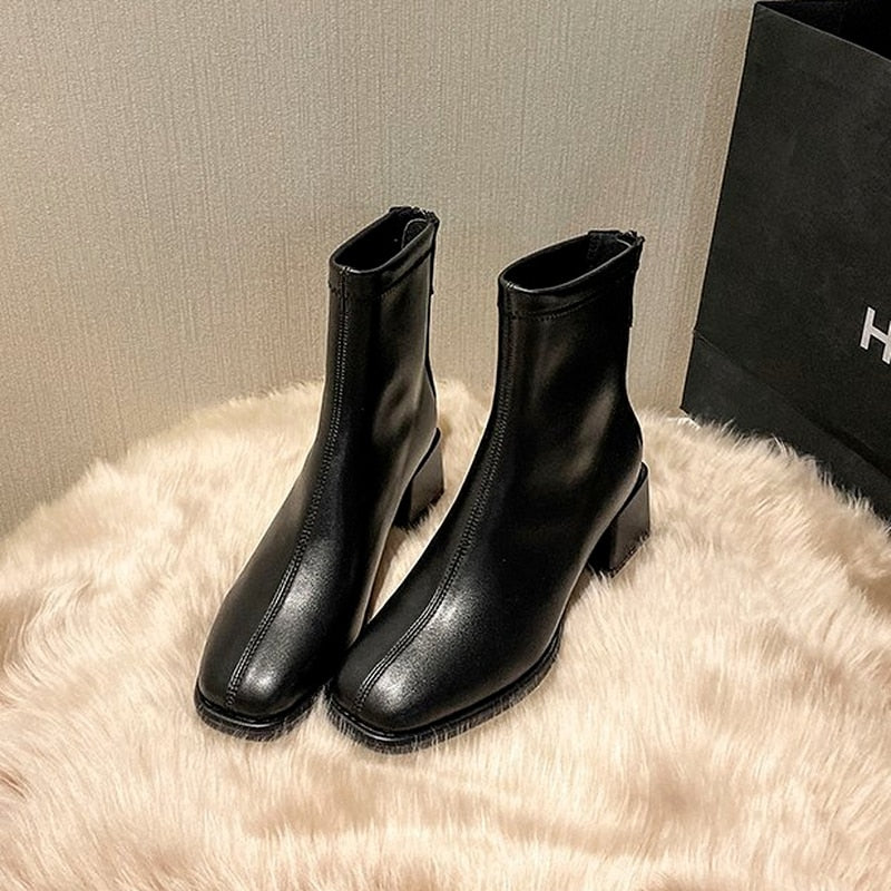 LUXURY MEDIUM HEEL BOOT IN THREE COLORS