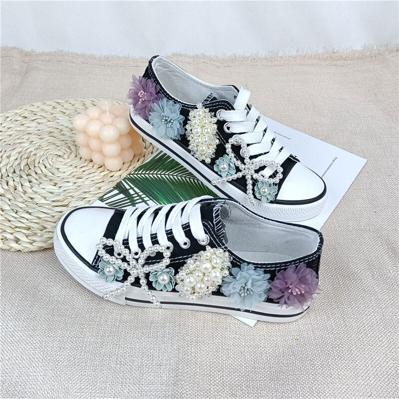 SUPER CUTE STYLISH ALL STAR STYLE SNEAKERS.