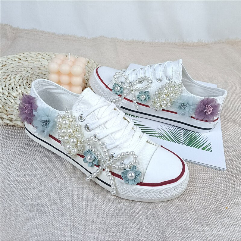 SUPER CUTE STYLISH ALL STAR STYLE SNEAKERS.