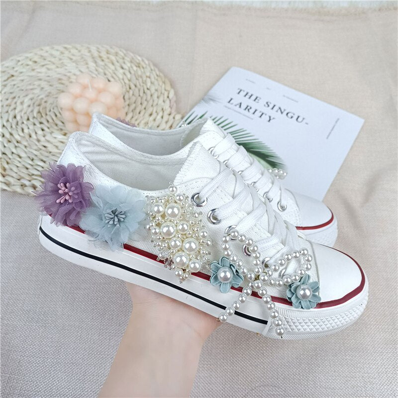 SUPER CUTE STYLISH ALL STAR STYLE SNEAKERS.