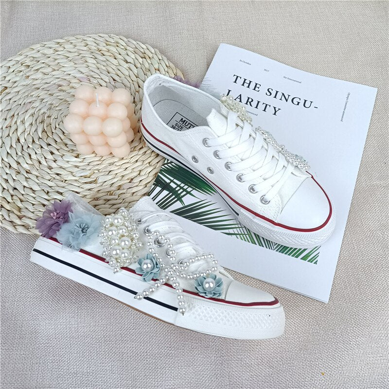 SUPER CUTE STYLISH ALL STAR STYLE SNEAKERS.