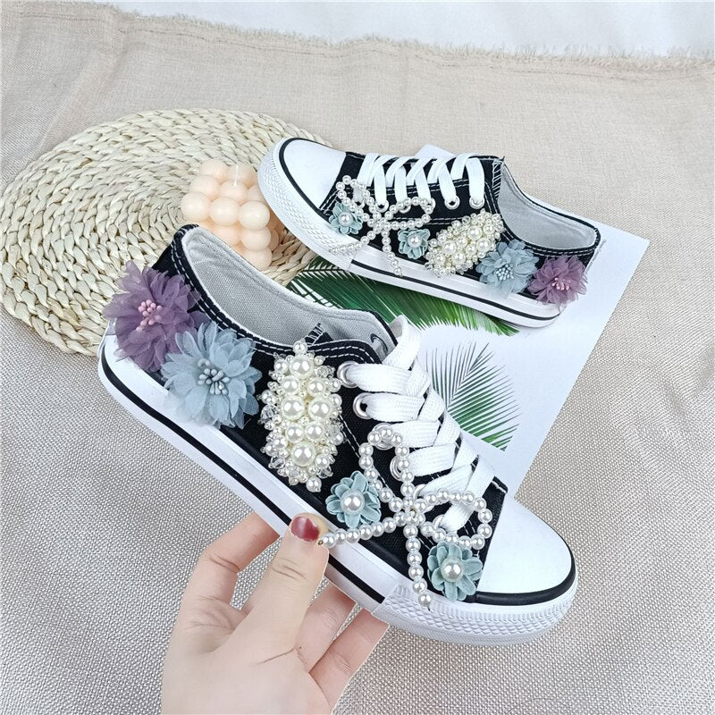 SUPER CUTE STYLISH ALL STAR STYLE SNEAKERS.