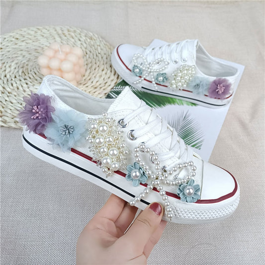 SUPER CUTE STYLISH ALL STAR STYLE SNEAKERS.